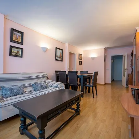 Beautiful Parque Loix 4 Bedroom Shared Pool, Tennis Court * Benidorm