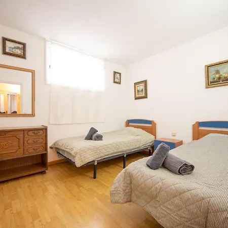 Apartment Beautiful Parque Loix 4 Bedroom Shared Pool, Tennis Court *