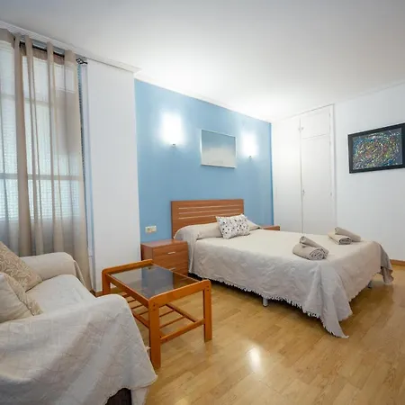 Beautiful Parque Loix 4 Bedroom Shared Pool, Tennis Court Benidorm