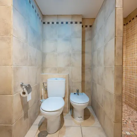Beautiful Parque Loix 4 Bedroom Shared Pool, Tennis Court