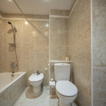 Beautiful Parque Loix 4 Bedroom Shared Pool, Tennis Court