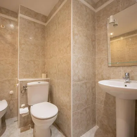 Beautiful Parque Loix 4 Bedroom Shared Pool, Tennis Court * Benidorm