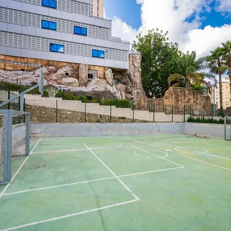 Beautiful Parque Loix 4 Bedroom Shared Pool, Tennis Court *