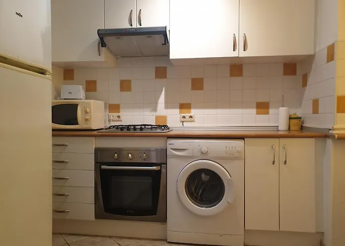 Beautiful Parque Loix 4 Bedroom Shared Pool, Tennis Court *