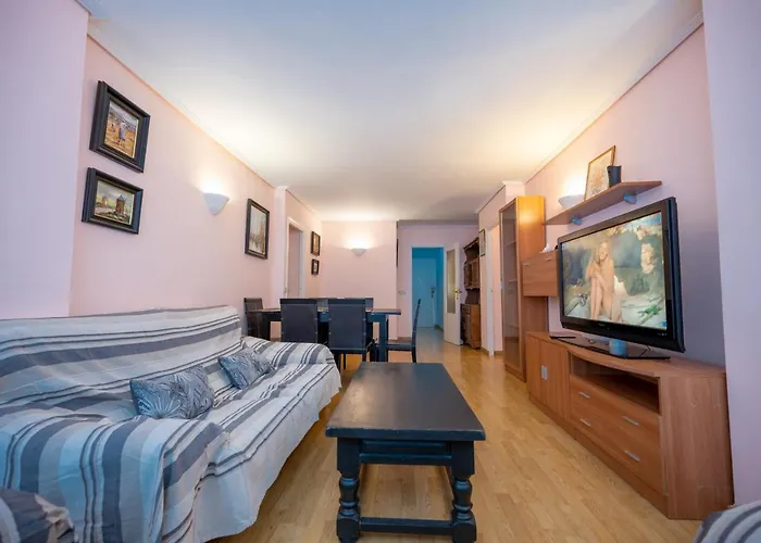 Beautiful Parque Loix 4 Bedroom Shared Pool, Tennis Court * Benidorm