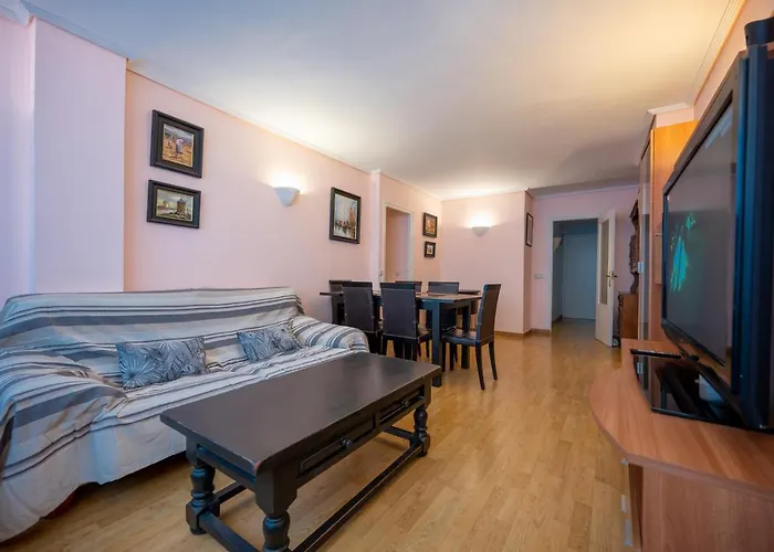 Beautiful Parque Loix 4 Bedroom Shared Pool, Tennis Court * Benidorm
