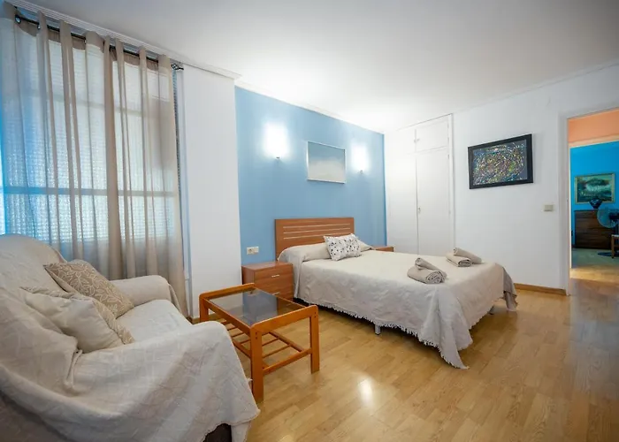 Beautiful Parque Loix 4 Bedroom Shared Pool, Tennis Court Benidorm