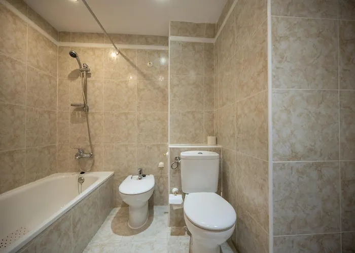 Beautiful Parque Loix 4 Bedroom Shared Pool, Tennis Court
