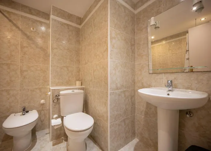 Beautiful Parque Loix 4 Bedroom Shared Pool, Tennis Court * Benidorm
