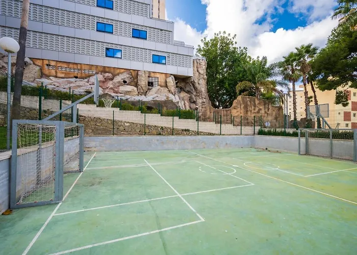Beautiful Parque Loix 4 Bedroom Shared Pool, Tennis Court *